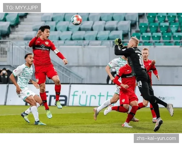 德甲联赛会议投票通过，下赛季替补席球员人数增至12人